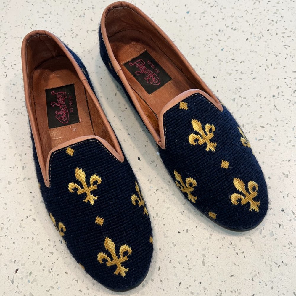 Elegant Navy and Gold Fleur-de-Lis Loafers